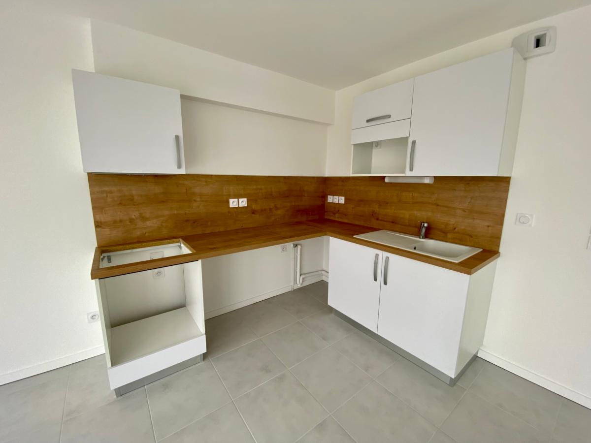 
																																							3 pièces - 
																																						2ème étage - 65m² - 788,08 € - Photo #4