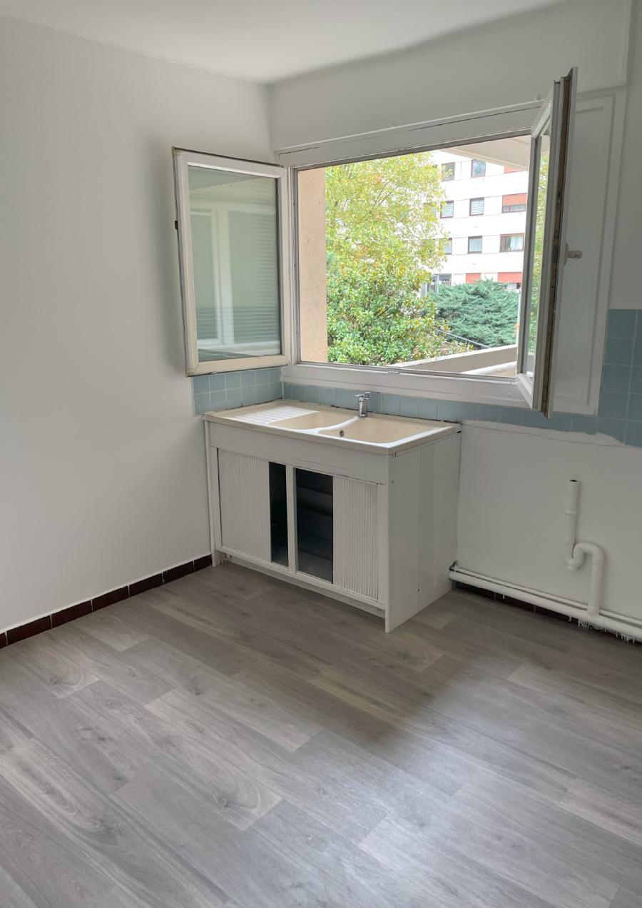 4 pièces - 2ème étage - 78m² - 814,75 € - Photo #2