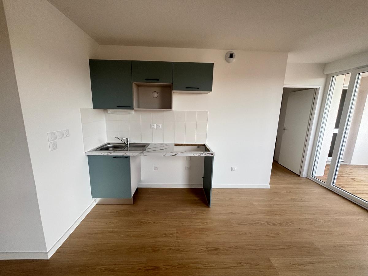 
																			4 pièces - 
																		2ème étage - 90m² - 1 021,18 € - Photo #4