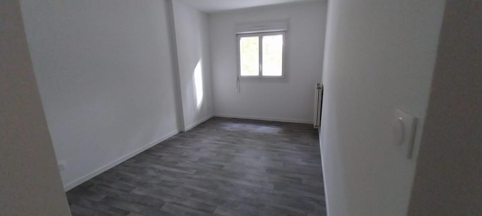 
																																							4 pièces - 
																																						1er étage - 83m² - 229 000 € - Photo #4