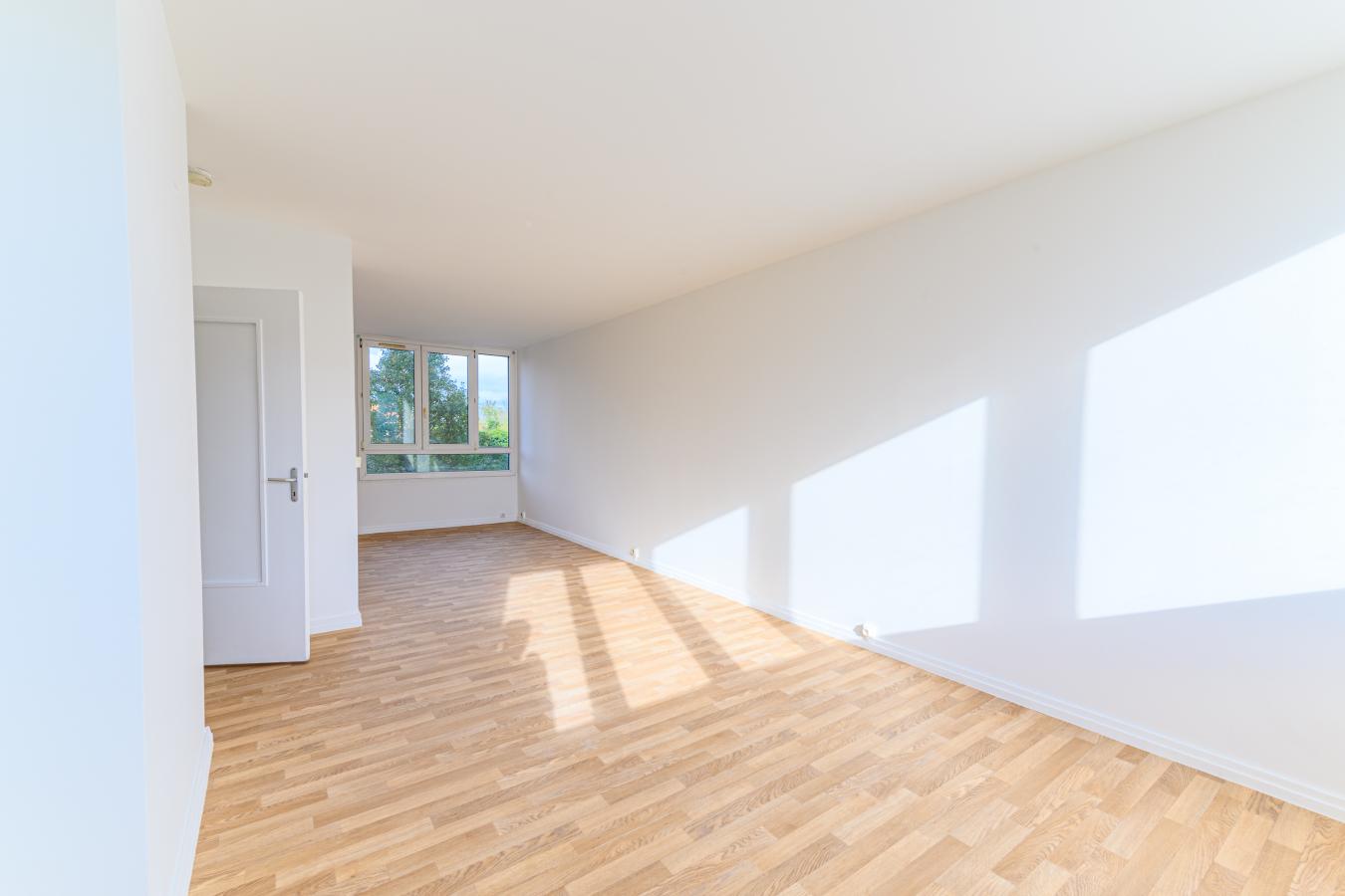 
																																							4 pièces - 
																																						3ème étage - 69m² - 1 245,33 € - Photo #2