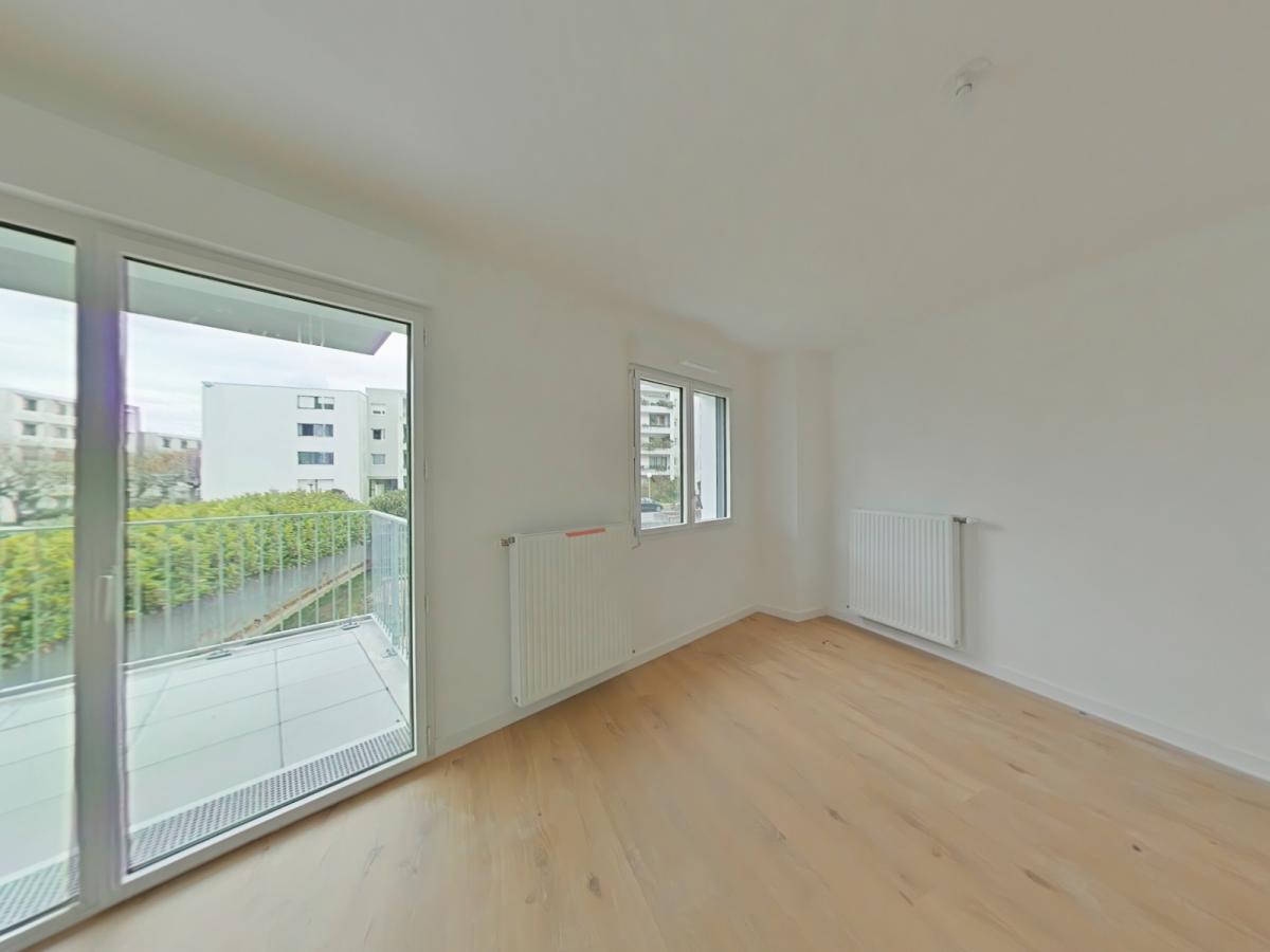 
																																							4 pièces - 
																																						1er étage - 84m² - 1 204,58 € - Photo #5