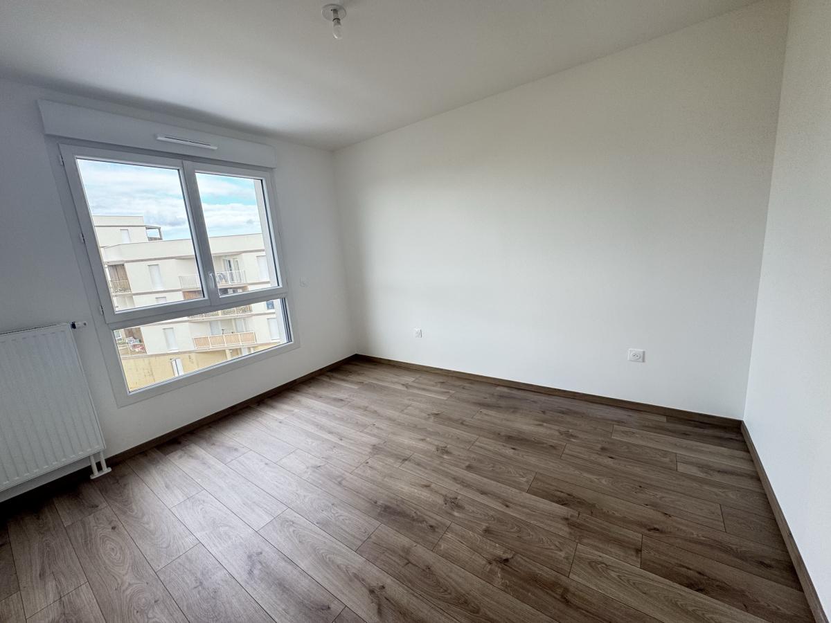 
																																							2 pièces - 
																																						3ème étage - 49m² - 714,46 € - Photo #3