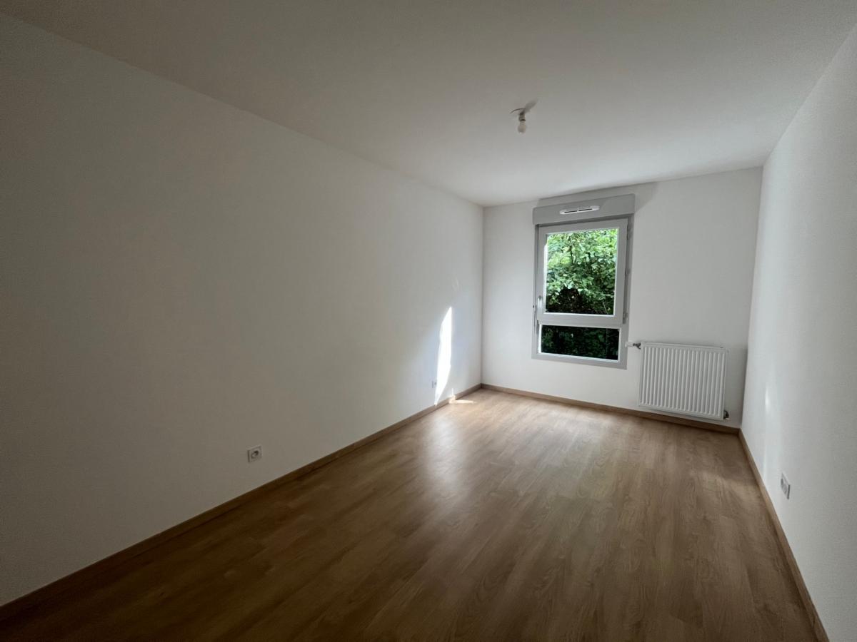 
																																							4 pièces - 
																																						RDC - 86m² - 1 200,90 € - Photo #6