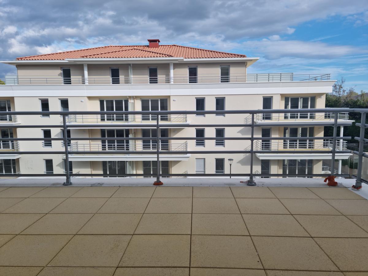 
																																							3 pièces - 
																																						3ème étage - 61m² - 1 068,47 € - Photo #2