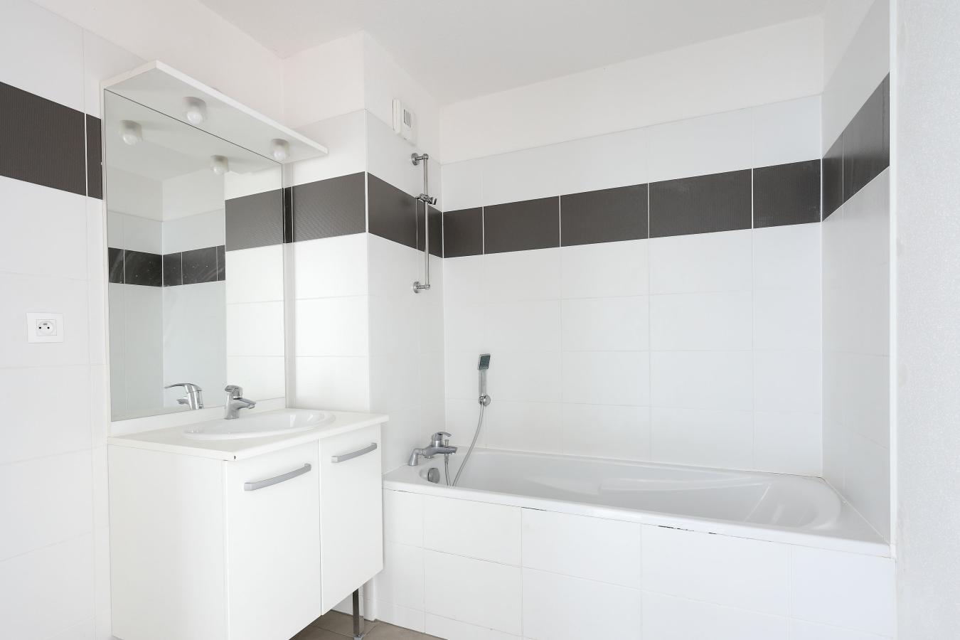 3 pièces - 1er étage - 68m² - 891,50 € - Photo #7