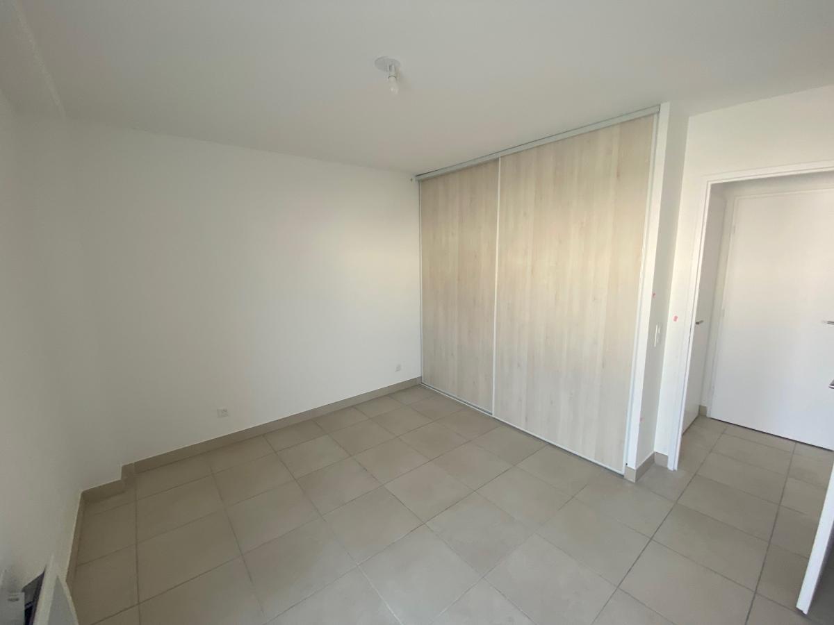 4 pièces - 4ème étage - 83m² - 938,36 € - Photo #3