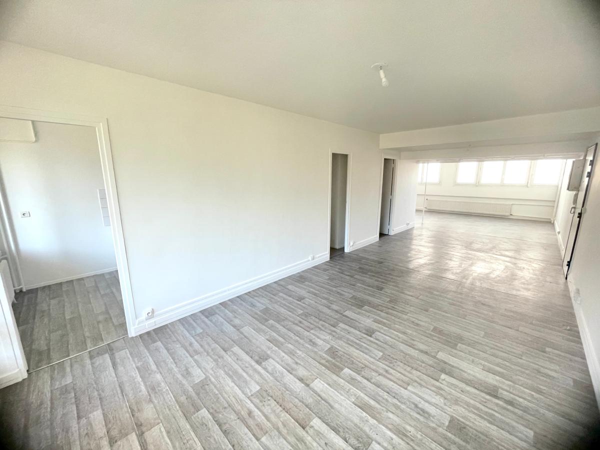 
																			1 pièce - 
																		4ème étage - 68m² - 1 435,34 € - Photo #0