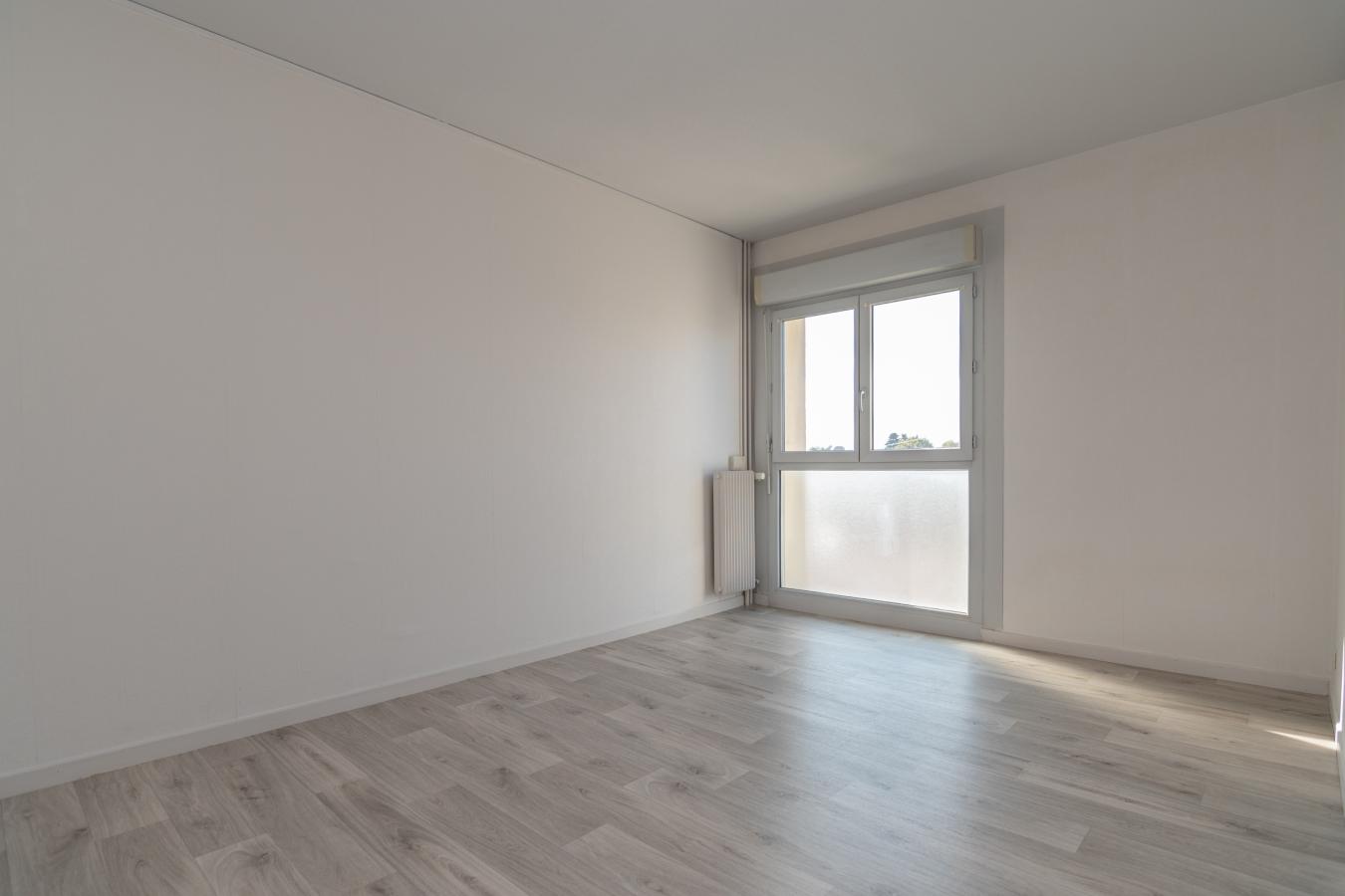 
																																							4 pièces - 
																																						1er étage - 81m² - 644,51 € - Photo #3