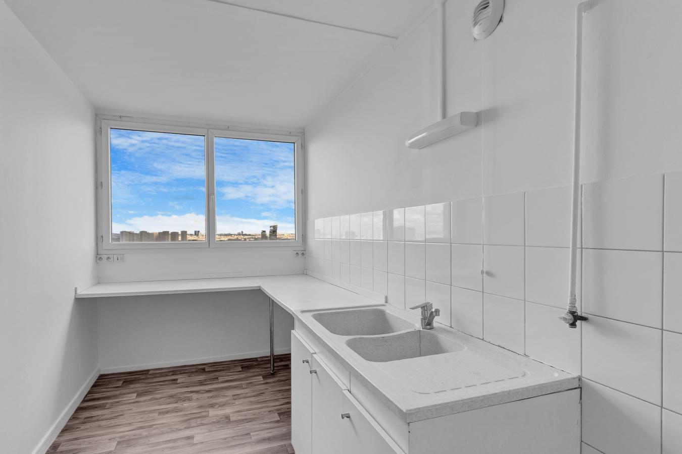 4 pièces - 11ème étage - 76m² - 1 458,44 € - Photo #4