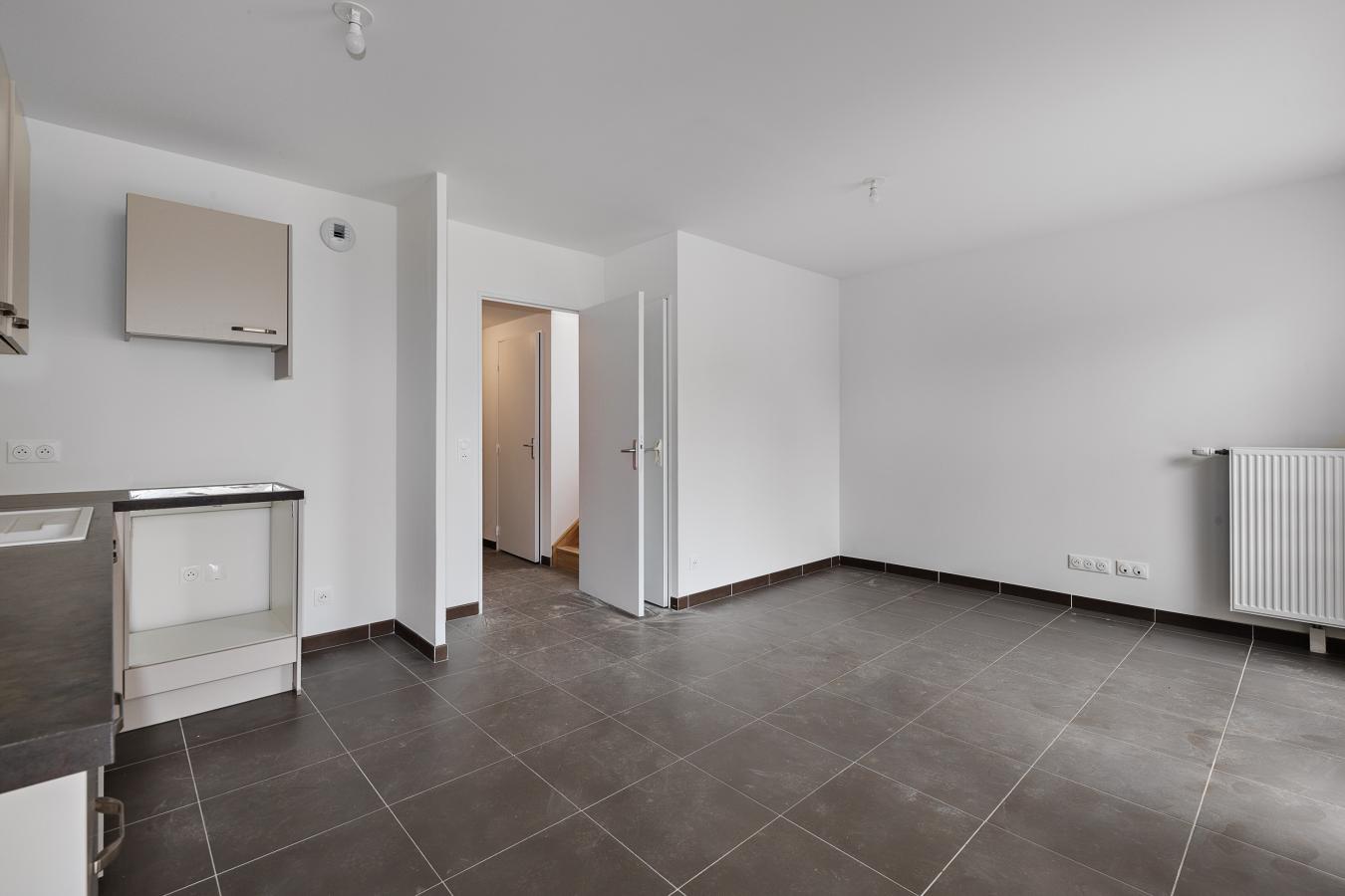 
																																							4 pièces - 
																																						RDC - 84m² - 890,14 € - Photo #2