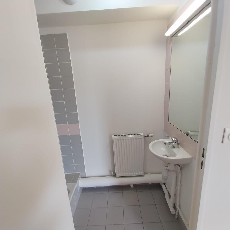 
																																							4 pièces - 
																																						1er étage - 79m² - 221 000 € - Photo #4