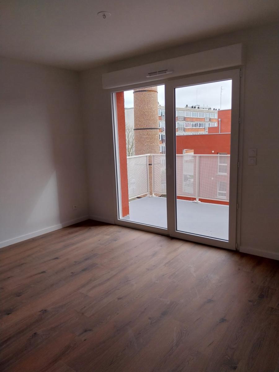 
																			1 pièce - 
																		2ème étage - 28m² - 475,76 € - Photo #4