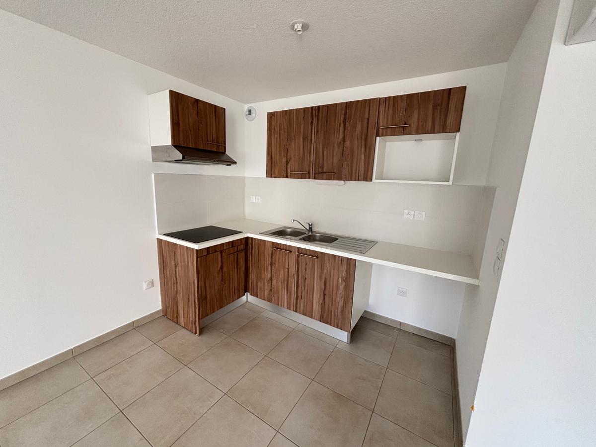 
																																							4 pièces - 
																																						RDC - 83m² - 1 024,65 € - Photo #3