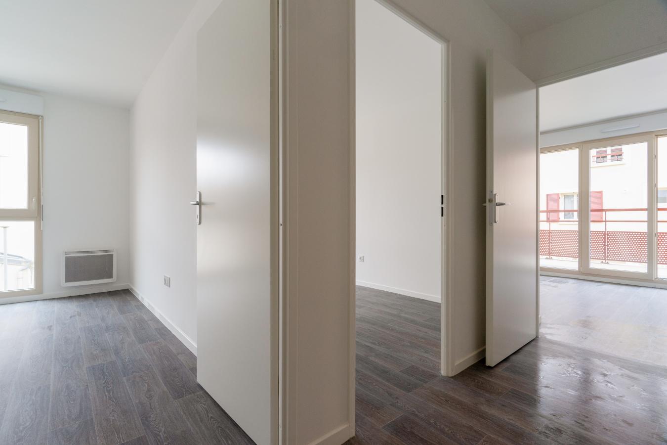 
																																							4 pièces - 
																																						RDC - 74m² - 1 170,49 € - Photo #3