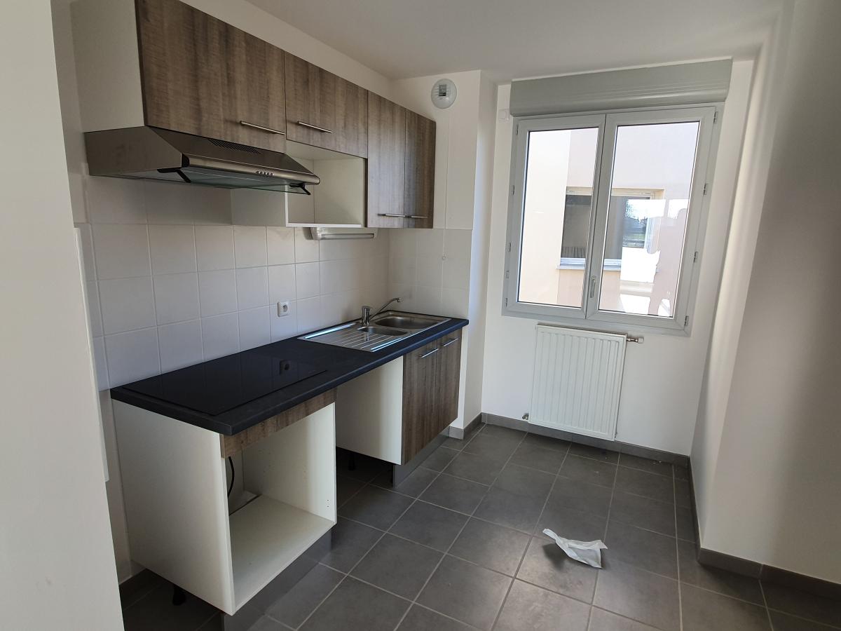 3 pièces - 2ème étage - 64m² - 656,71 € - Photo #0