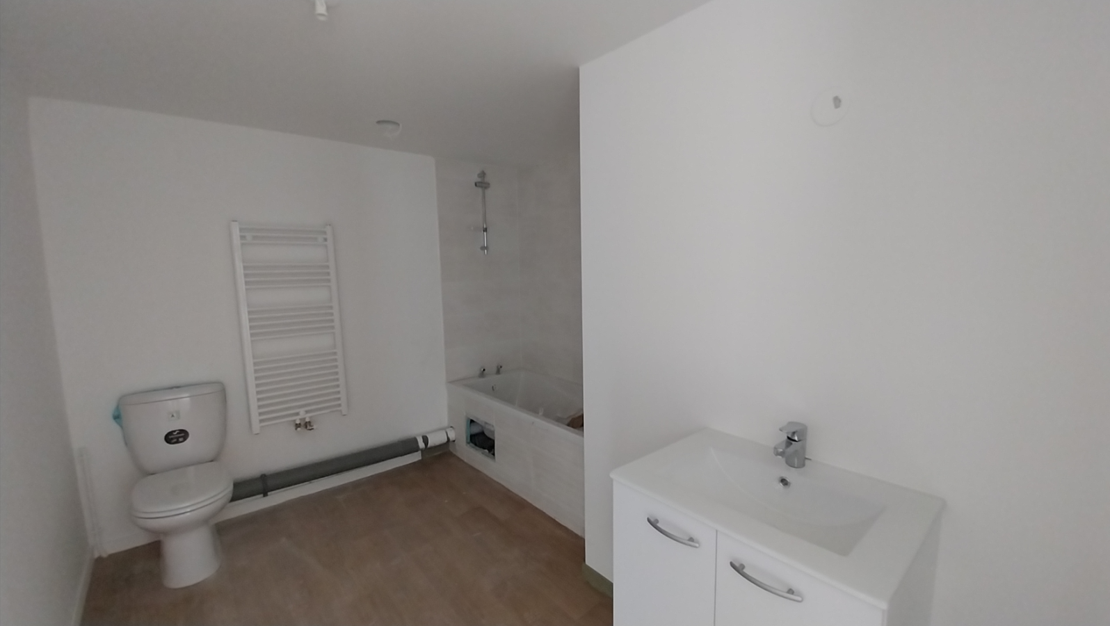 
																																							4 pièces - 
																																						4ème étage - 99m² - 1 086,84 € - Photo #3