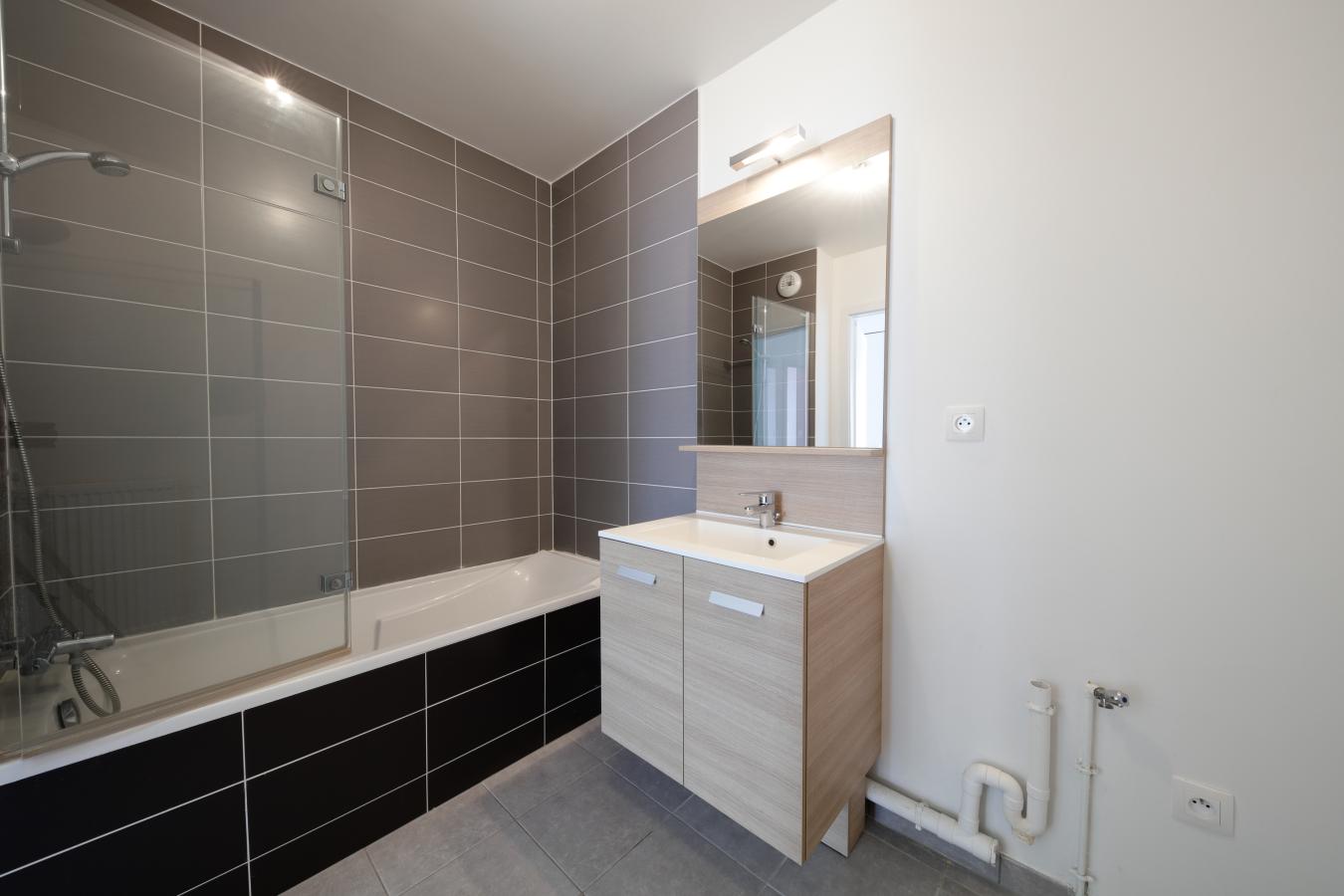 
																																							4 pièces - 
																																						3ème étage - 76m² - 997,07 € - Photo #7