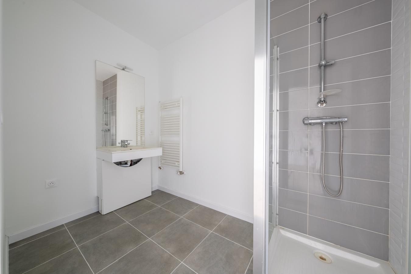 3 pièces - 6ème étage - 64m² - 986,57 € - Photo #2