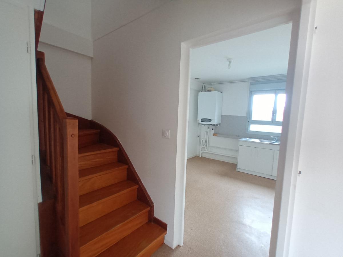 
																																							6 pièces - 
																																						RDC - 107m² - 841,58 € - Photo #2