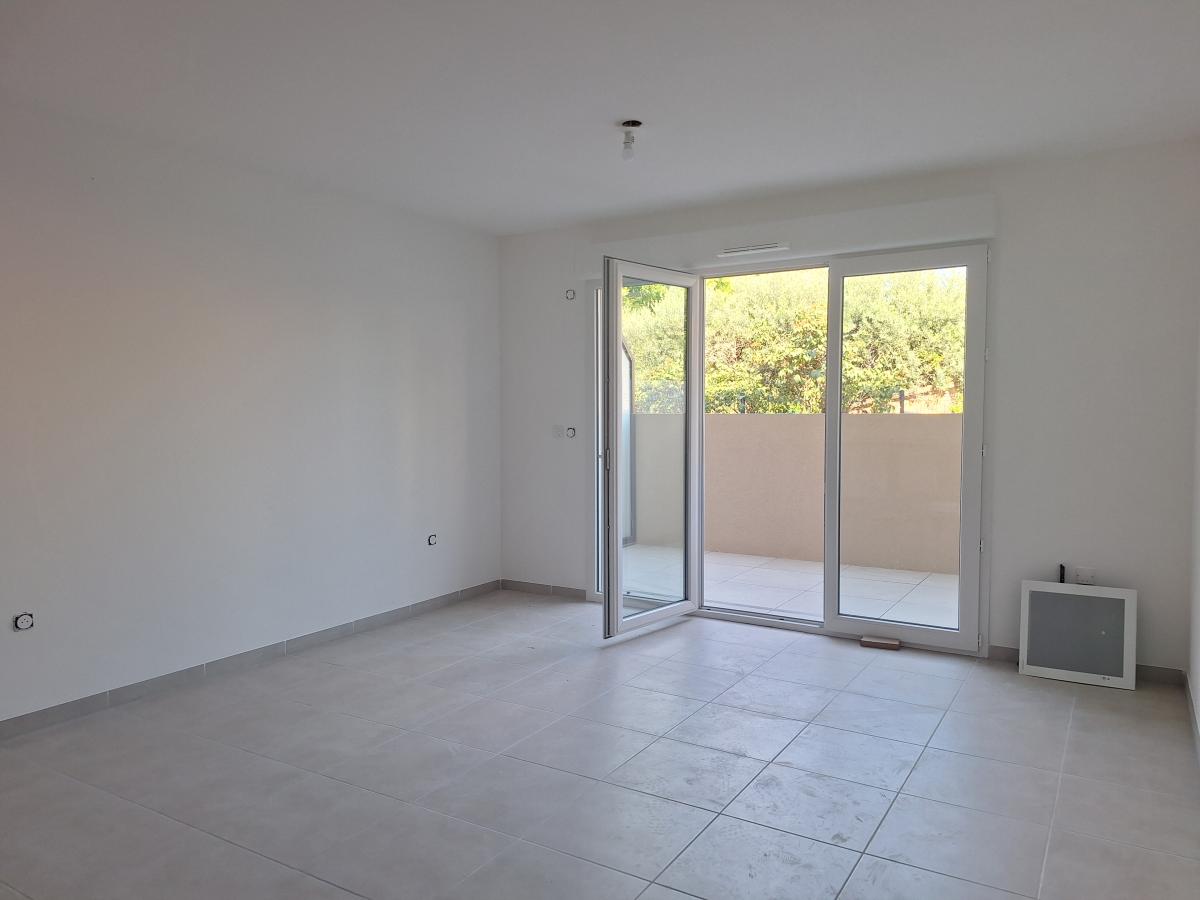 2 pièces - RDC - 45m² - 685,97 € - Photo #2