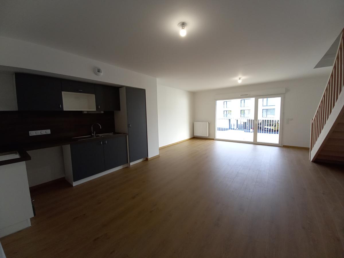 
																																							4 pièces - 
																																						1er étage - 89m² - 993,70 € - Photo #5