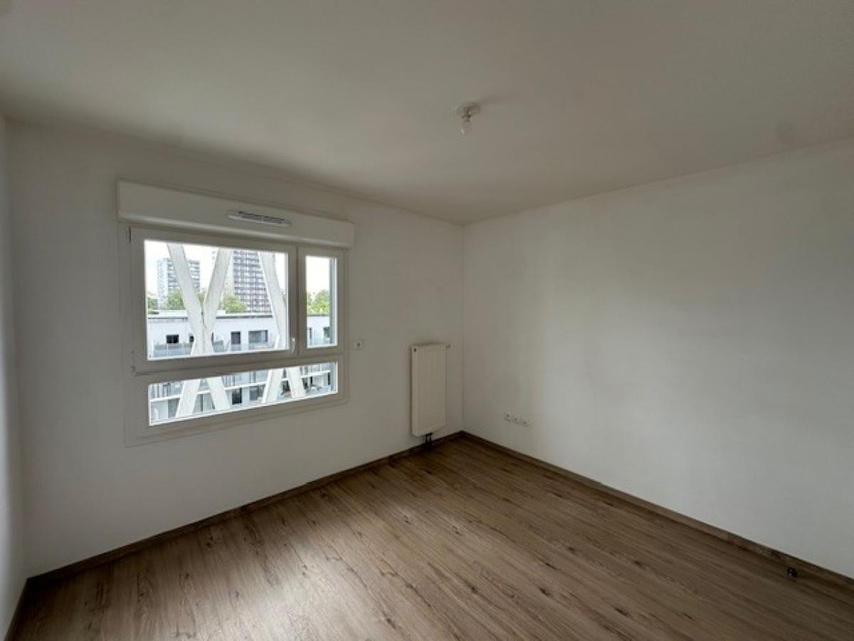 
																																							3 pièces - 
																																						9ème étage - 62m² - 847,77 € - Photo #4