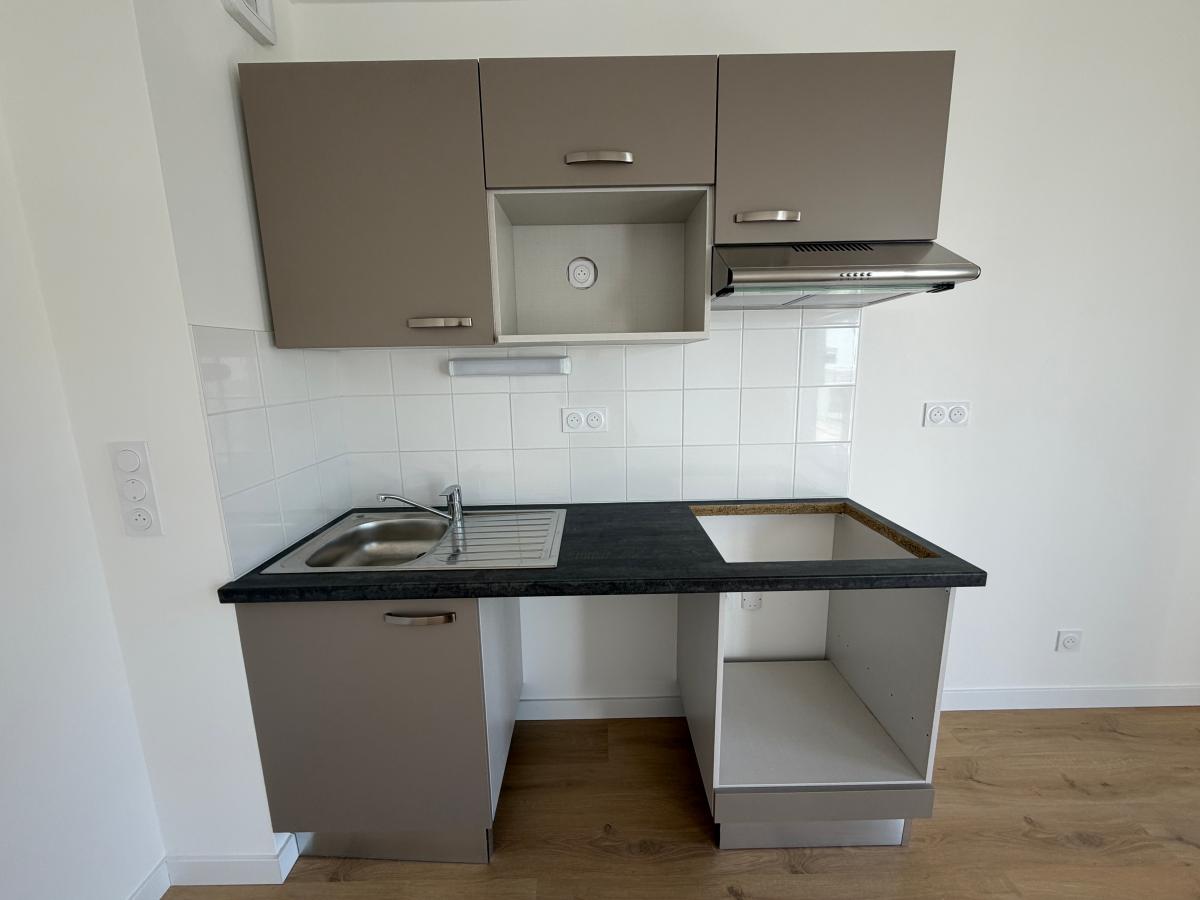 5 pièces - 2ème étage - 109m² - 1 417,11 € - Photo #4