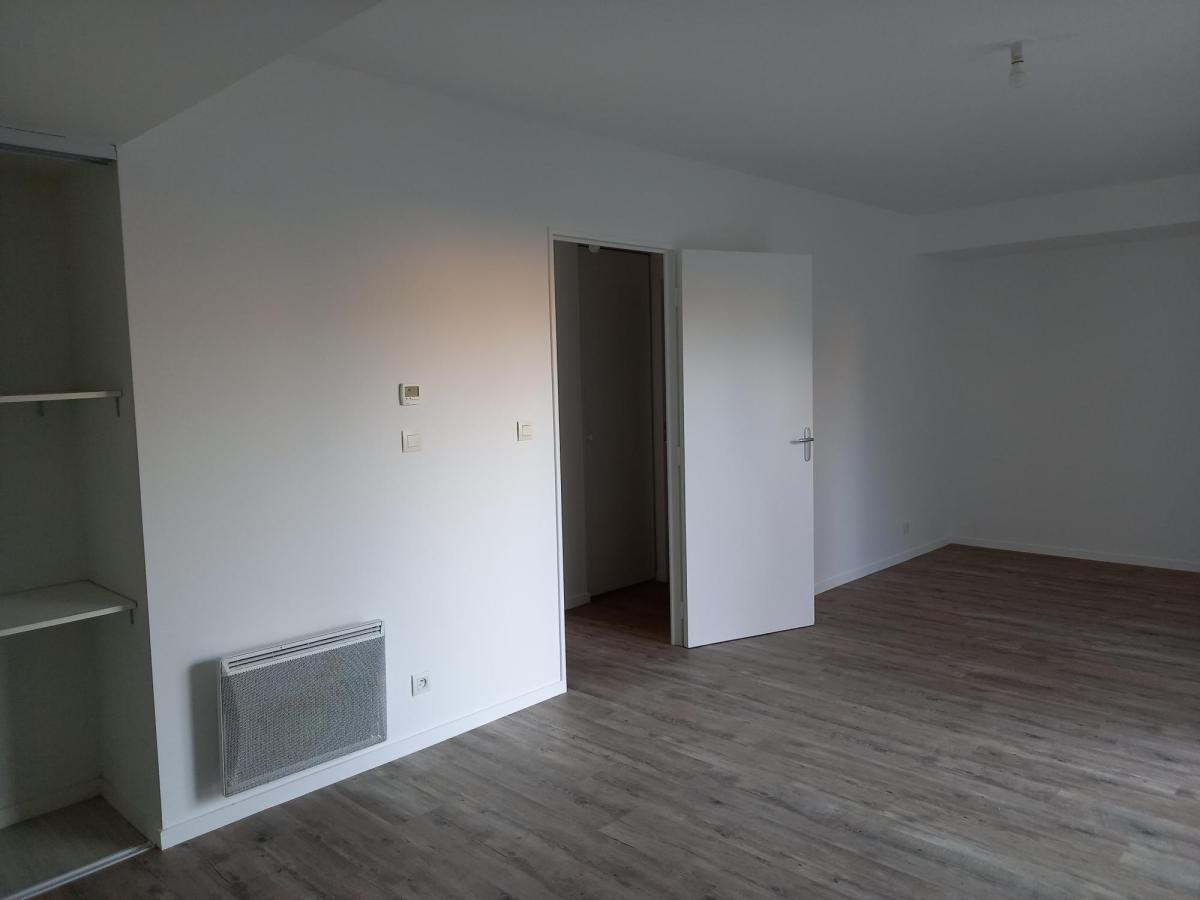 
																																							3 pièces - 
																																						RDC - 68m² - 762,68 € - Photo #3