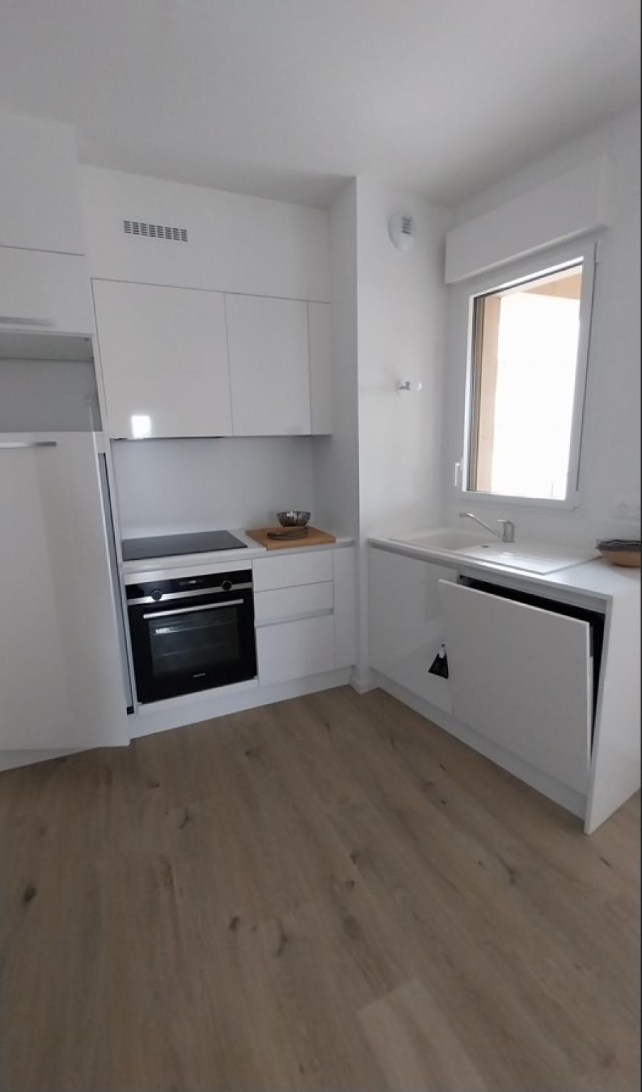 
																																							3 pièces - 
																																						7ème étage - 64m² - 915,07 € - Photo #2