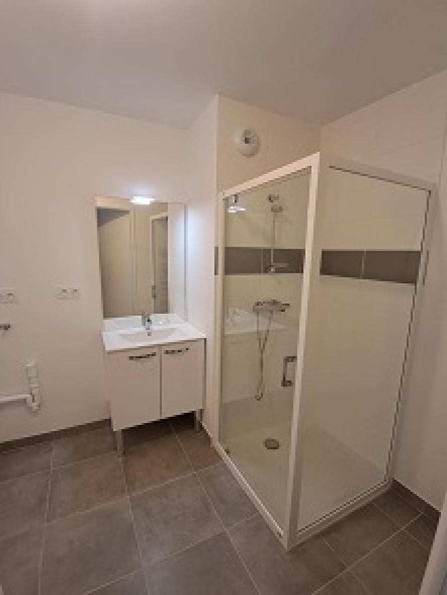 
																																							2 pièces - 
																																						RDC - 40m² - 522,20 € - Photo #1