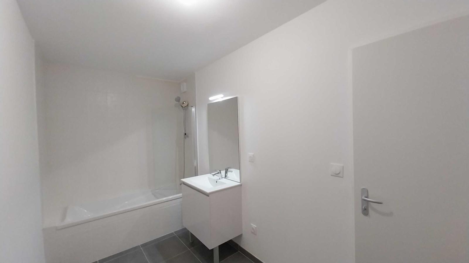 4 pièces - 9ème étage - 103m² - 1 375,54 € - Photo #3