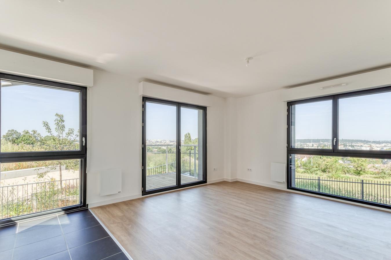 
																			4 pièces - 
																		2ème étage - 84m² - 1 548,82 € - Photo #2