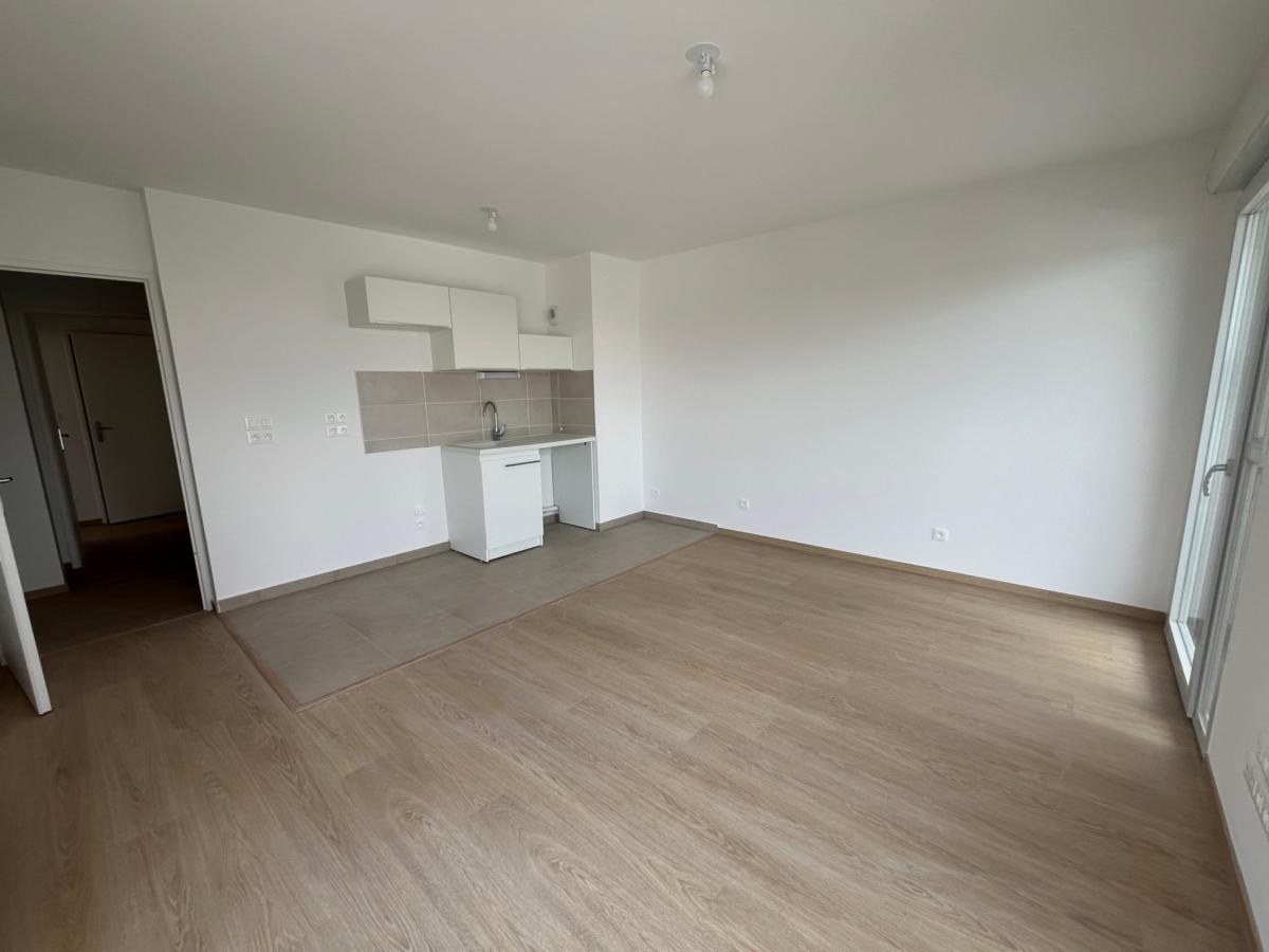 
																																							3 pièces - 
																																						2ème étage - 55m² - 821,07 € - Photo #2