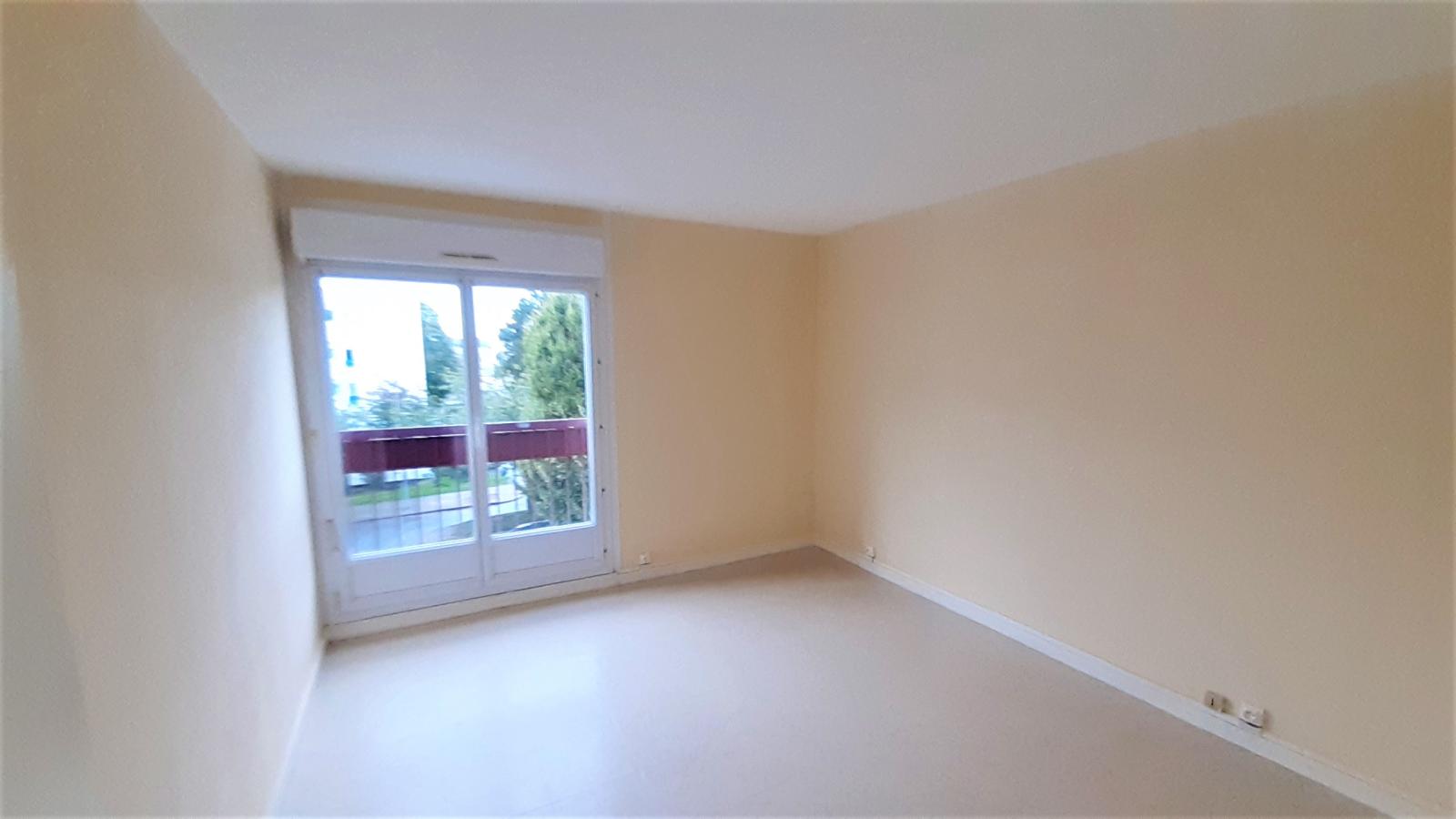 
																																							4 pièces - 
																																						3ème étage - 76m² - 106 400 € - Photo #3