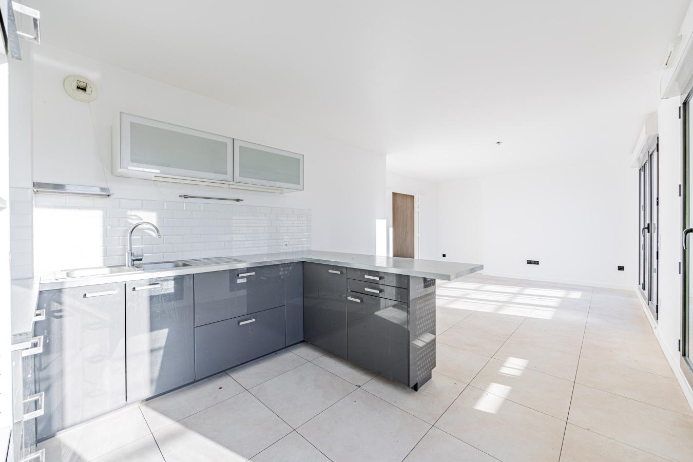 
																																							3 pièces - 
																																						5ème étage - 75m² - 2 865,54 € - Photo #2