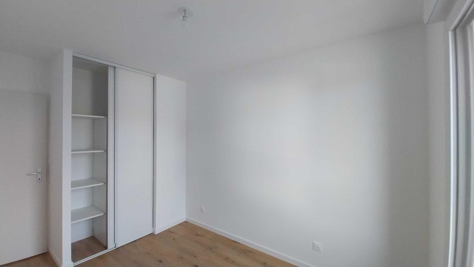 
																																							3 pièces - 
																																						3ème étage - 58m² - 815,55 € - Photo #5