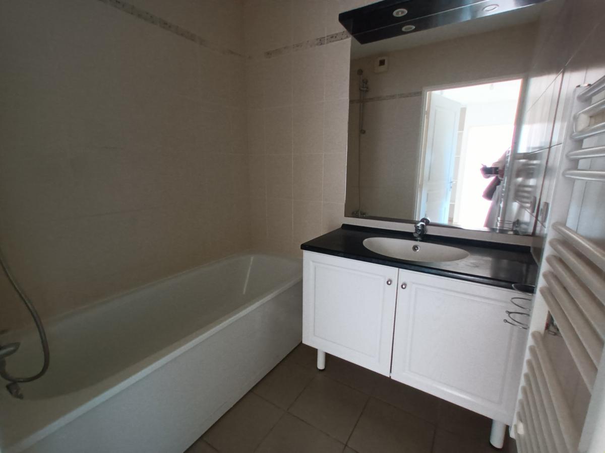 
																																							2 pièces - 
																																						3ème étage - 42m² - 963,65 € - Photo #6