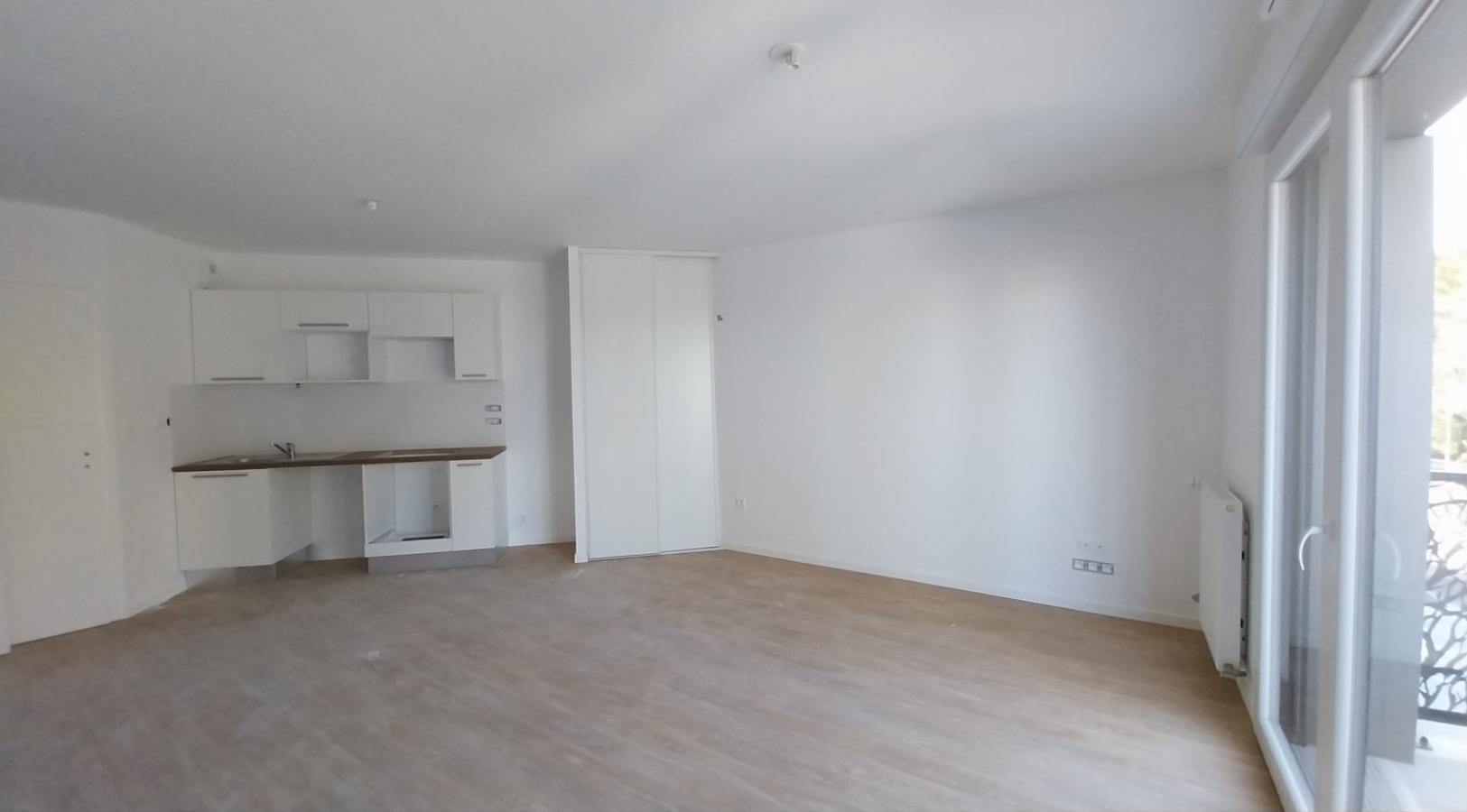 
																			3 pièces - 
																		RDC - 66m² - 834,93 € - Photo #1