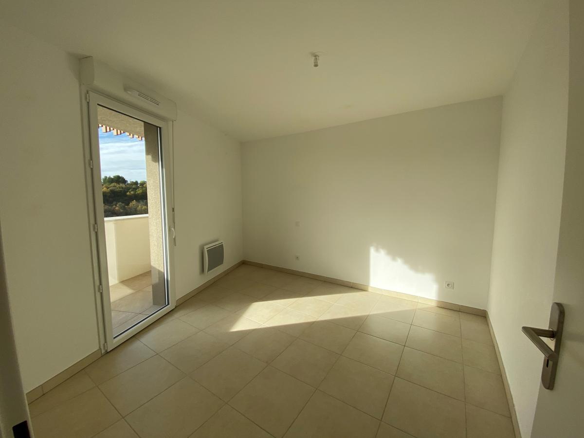 
																																							2 pièces - 
																																						1er étage - 44m² - 664,81 € - Photo #1