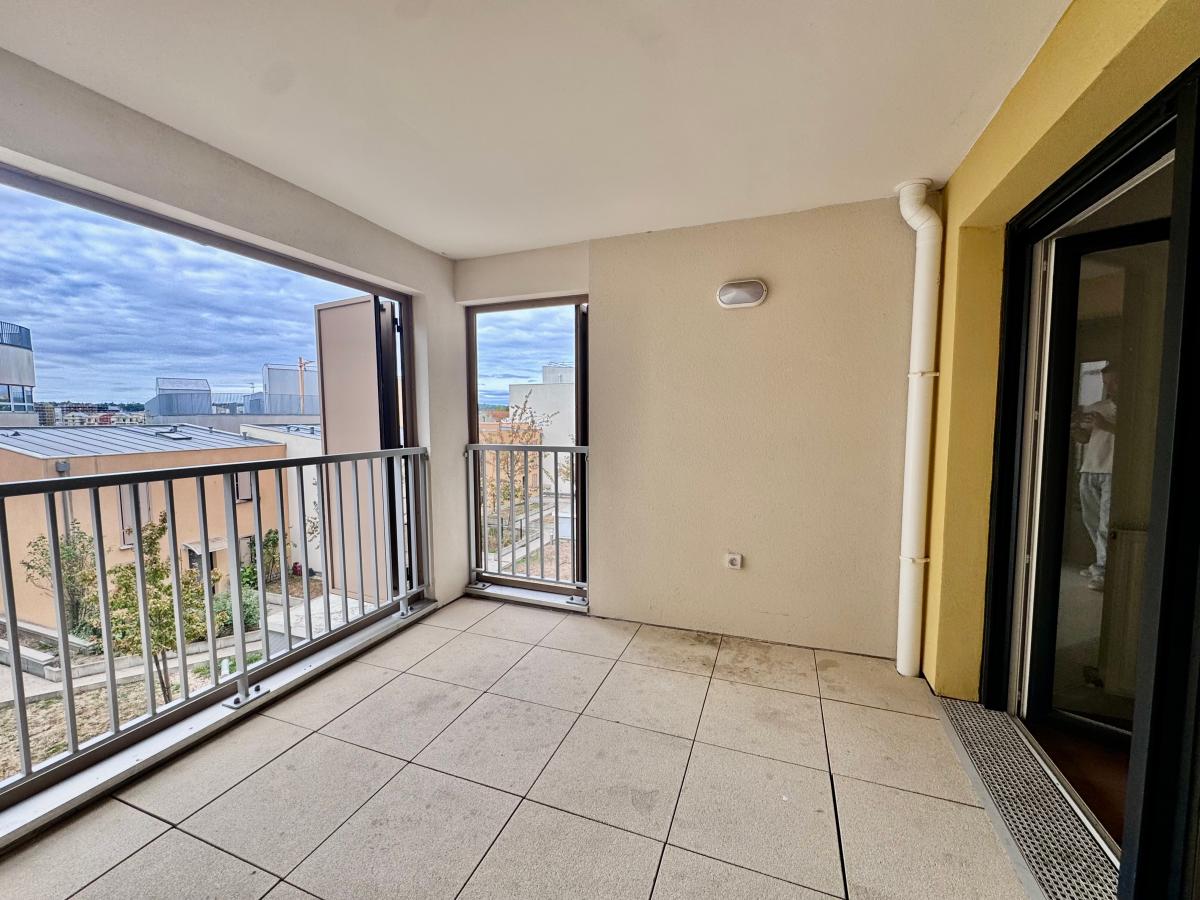 2 pièces - 2ème étage - 46m² - 930,90 € - Photo #0