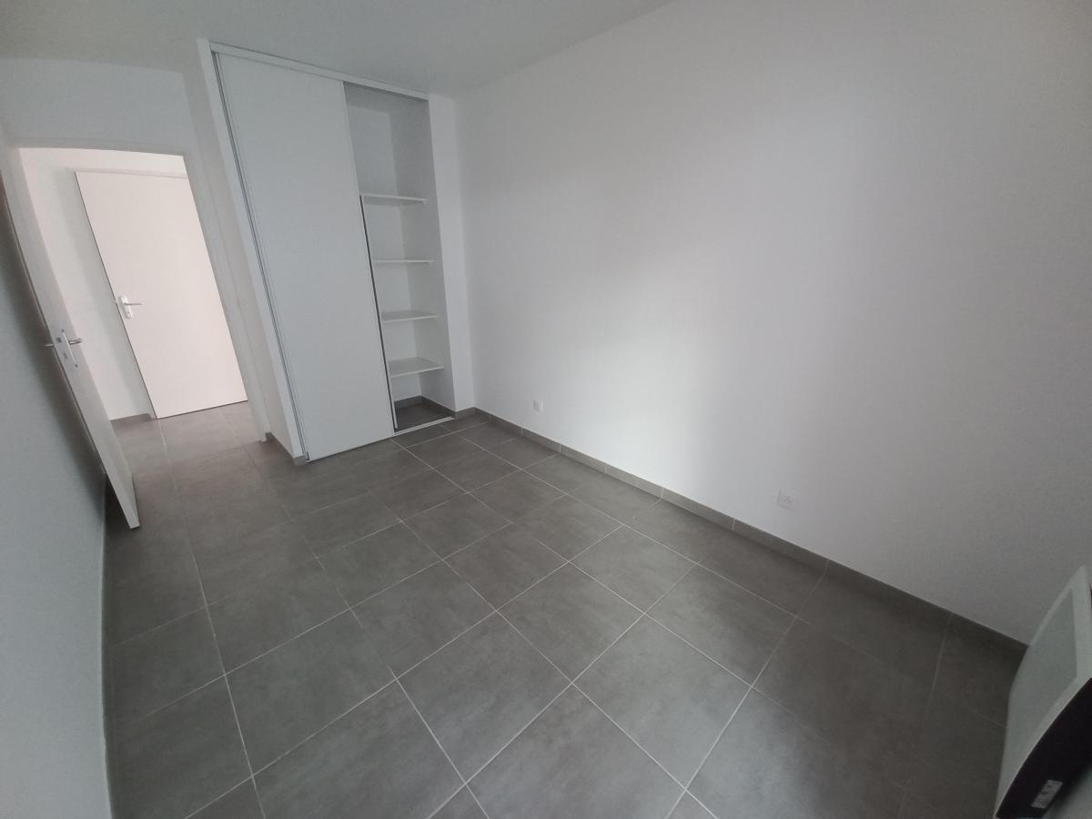 
																																							3 pièces - 
																																						1er étage - 61m² - 1 126,78 € - Photo #4
