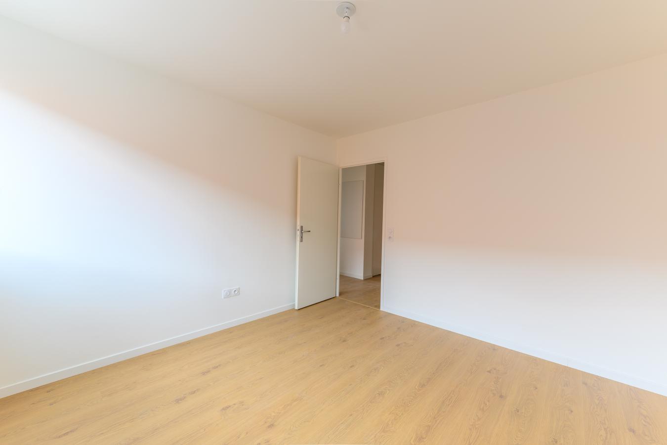 
																																							3 pièces - 
																																						3ème étage - 60m² - 1 211,70 € - Photo #2