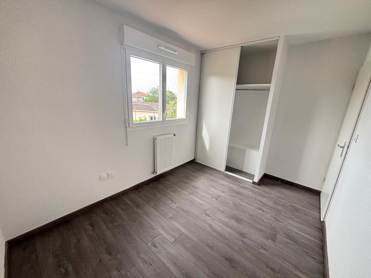 
																			4 pièces - 
																		1er étage - 80m² - 884,40 € - Photo #5