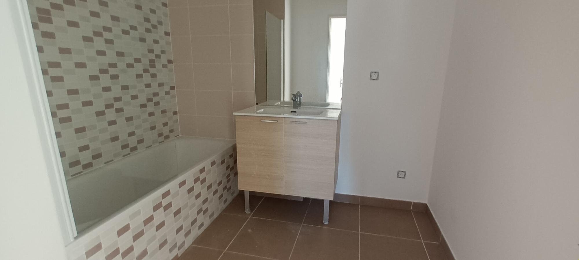 4 pièces - 4ème étage - 88m² - 1 265,68 € - Photo #4