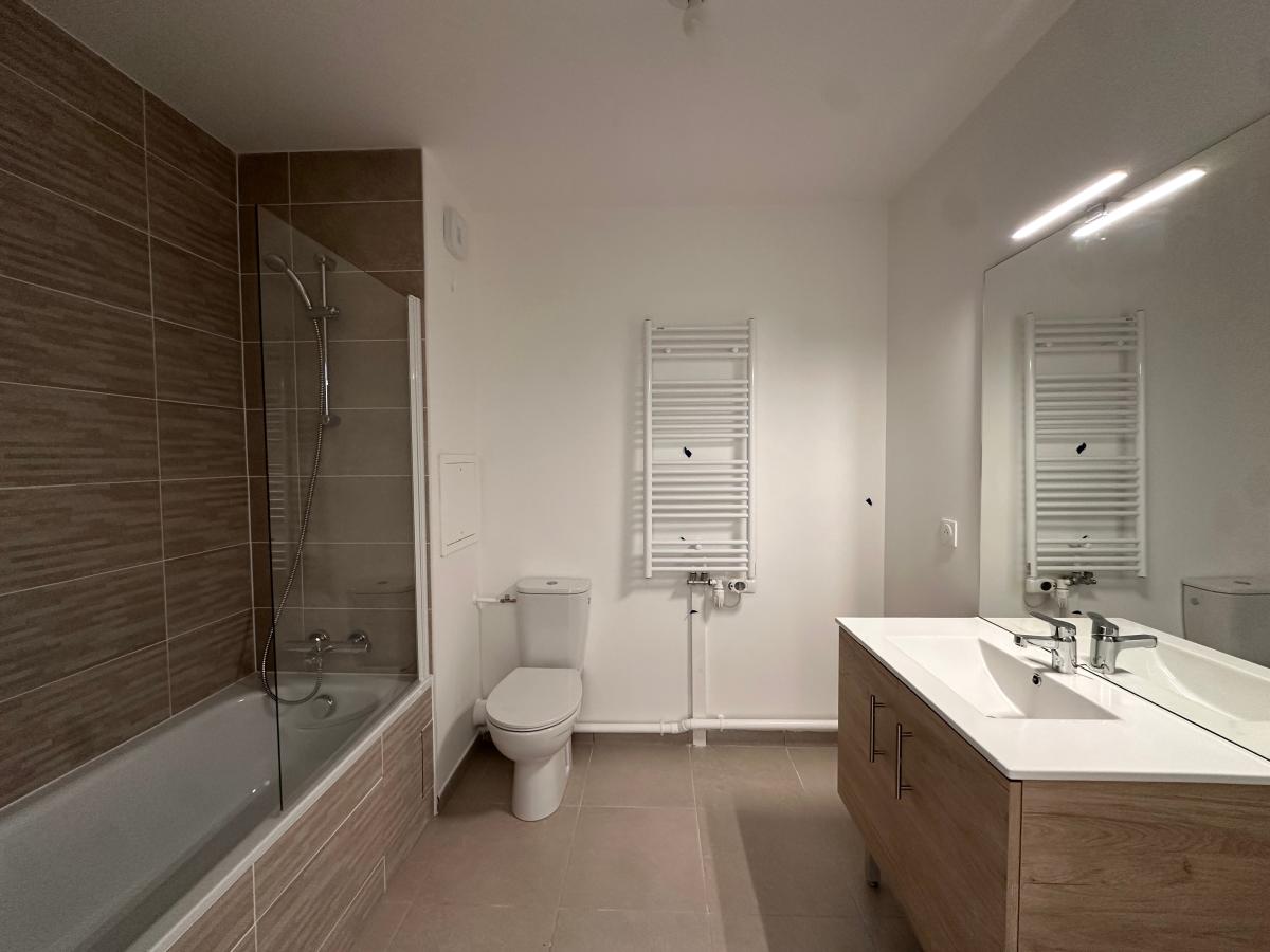 
																																							2 pièces - 
																																						1er étage - 42m² - 845,67 € - Photo #4