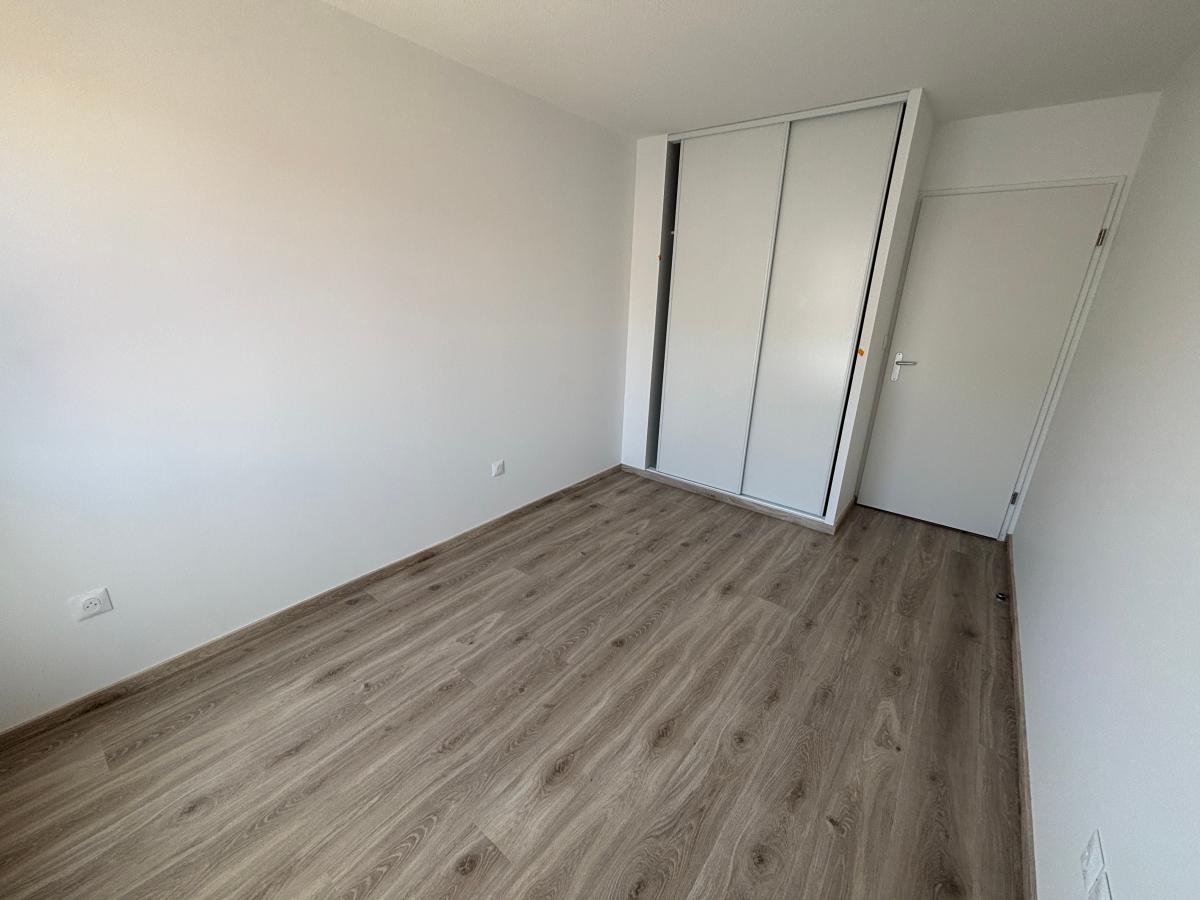 
																			4 pièces - 
																		1er étage - 87m² - 974,69 € - Photo #6