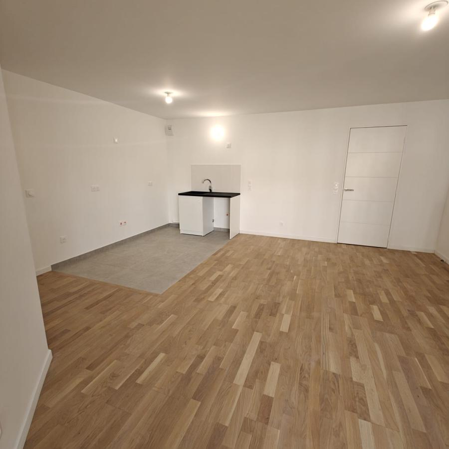 
																			4 pièces – 
																		2ème étage – 84m² - 1 868,88 € - Photo #2