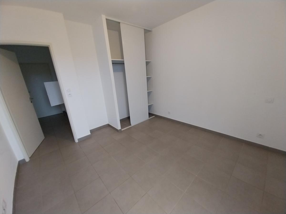 
																			2 pièces - 
																		RDC - 42m² - 769,54 € - Photo #5