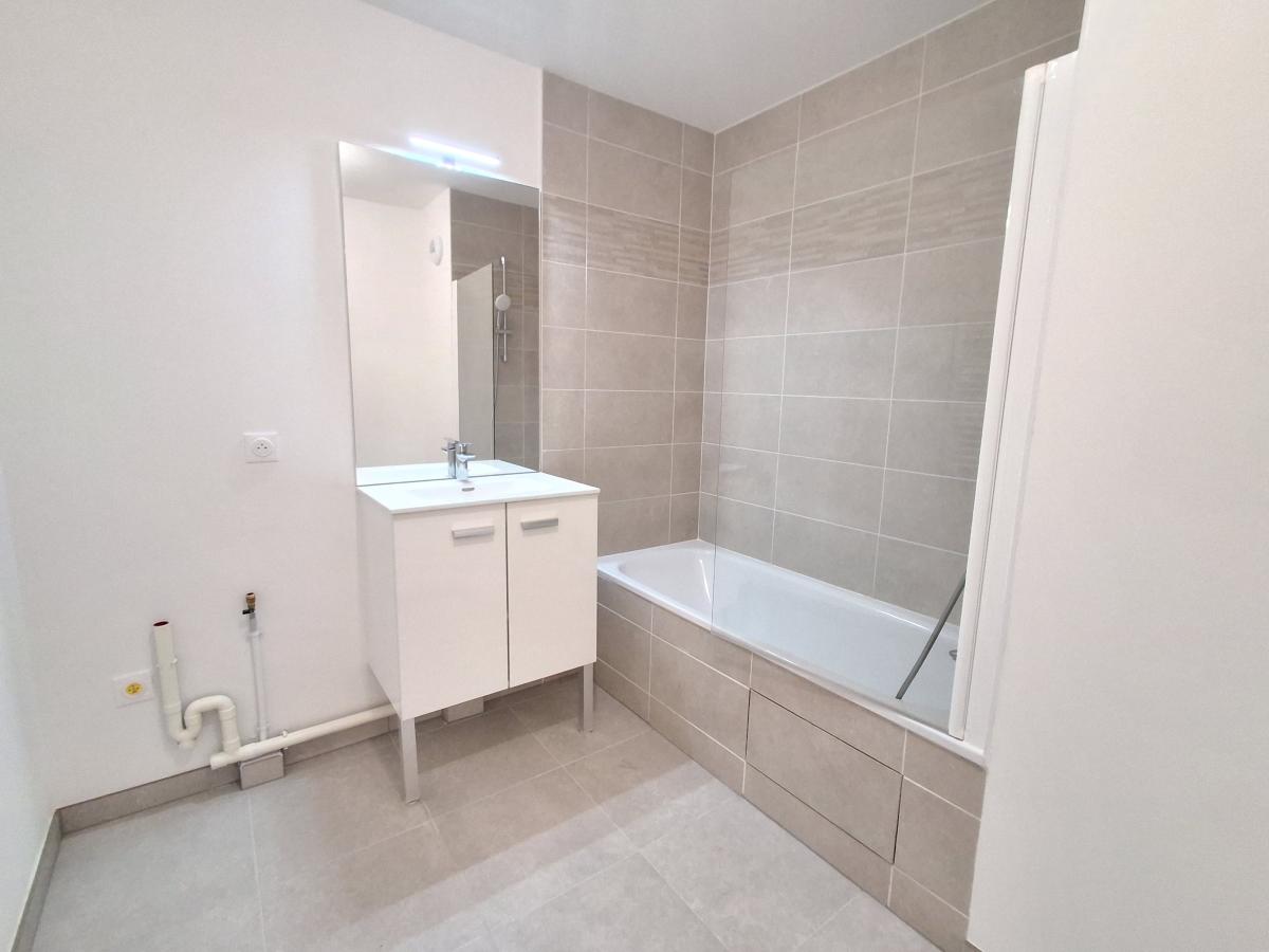 3 pièces - 1er étage - 63m² - 1 218,09 € - Photo #5